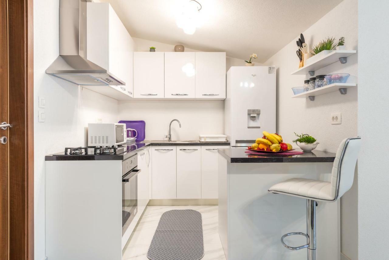 Tranquility And Nature In 4 Bedroom With Sea View Мокошица Экстерьер фото