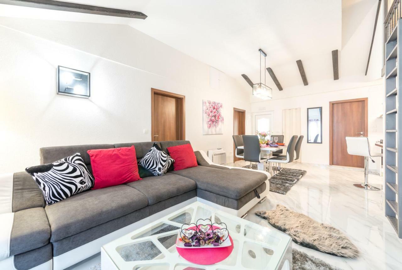 Tranquility And Nature In 4 Bedroom With Sea View Мокошица Экстерьер фото