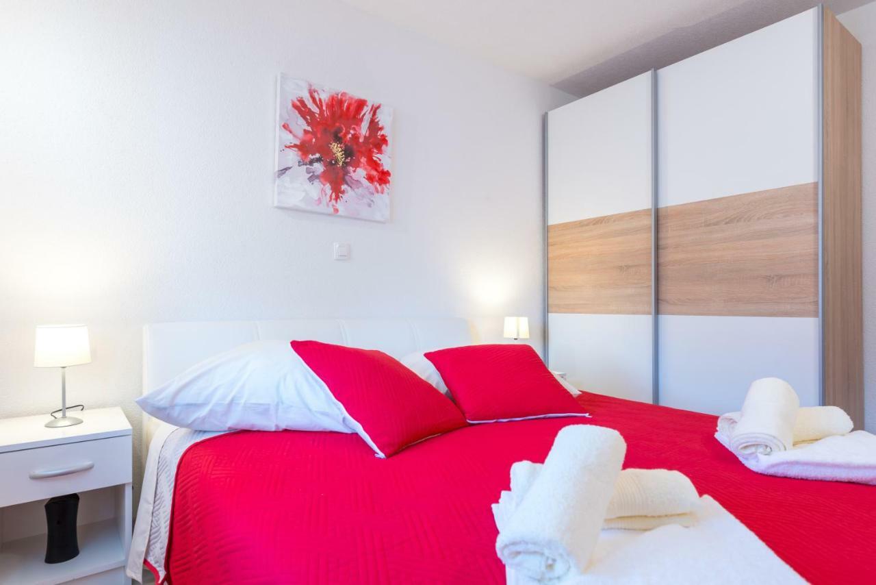 Tranquility And Nature In 4 Bedroom With Sea View Мокошица Экстерьер фото