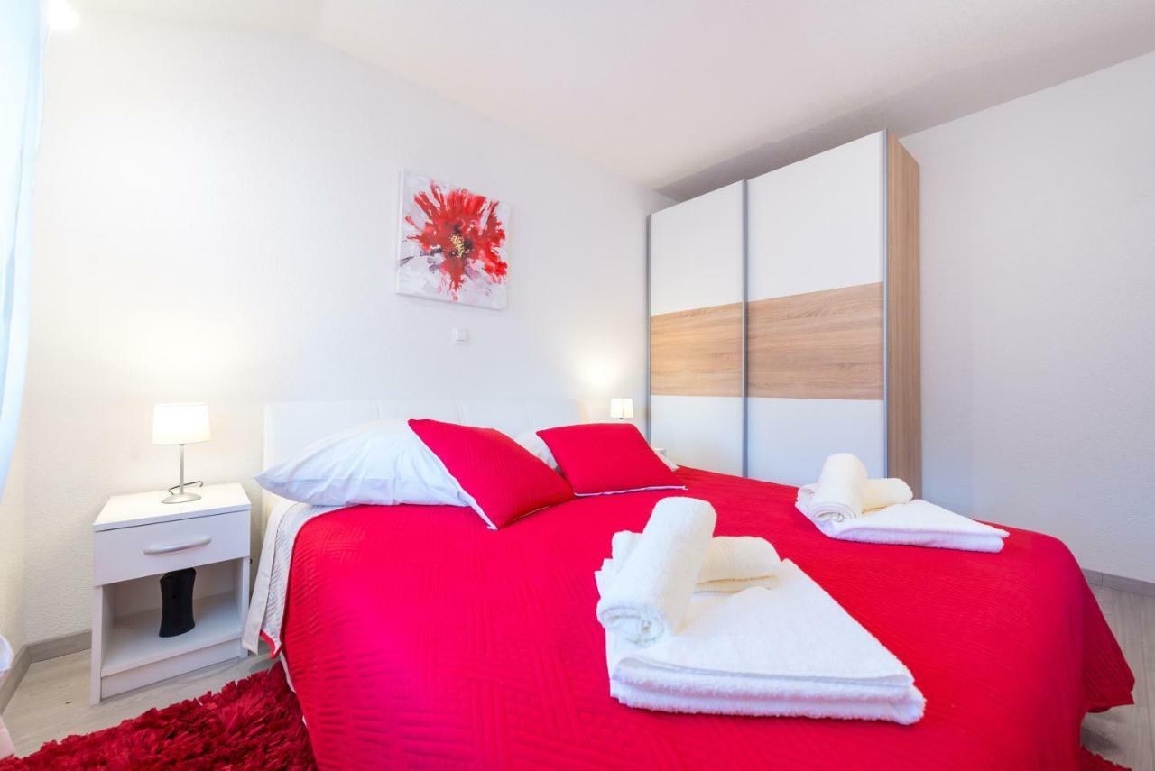 Tranquility And Nature In 4 Bedroom With Sea View Мокошица Экстерьер фото