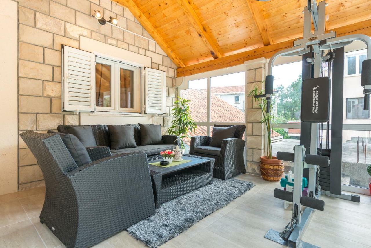 Tranquility And Nature In 4 Bedroom With Sea View Мокошица Экстерьер фото